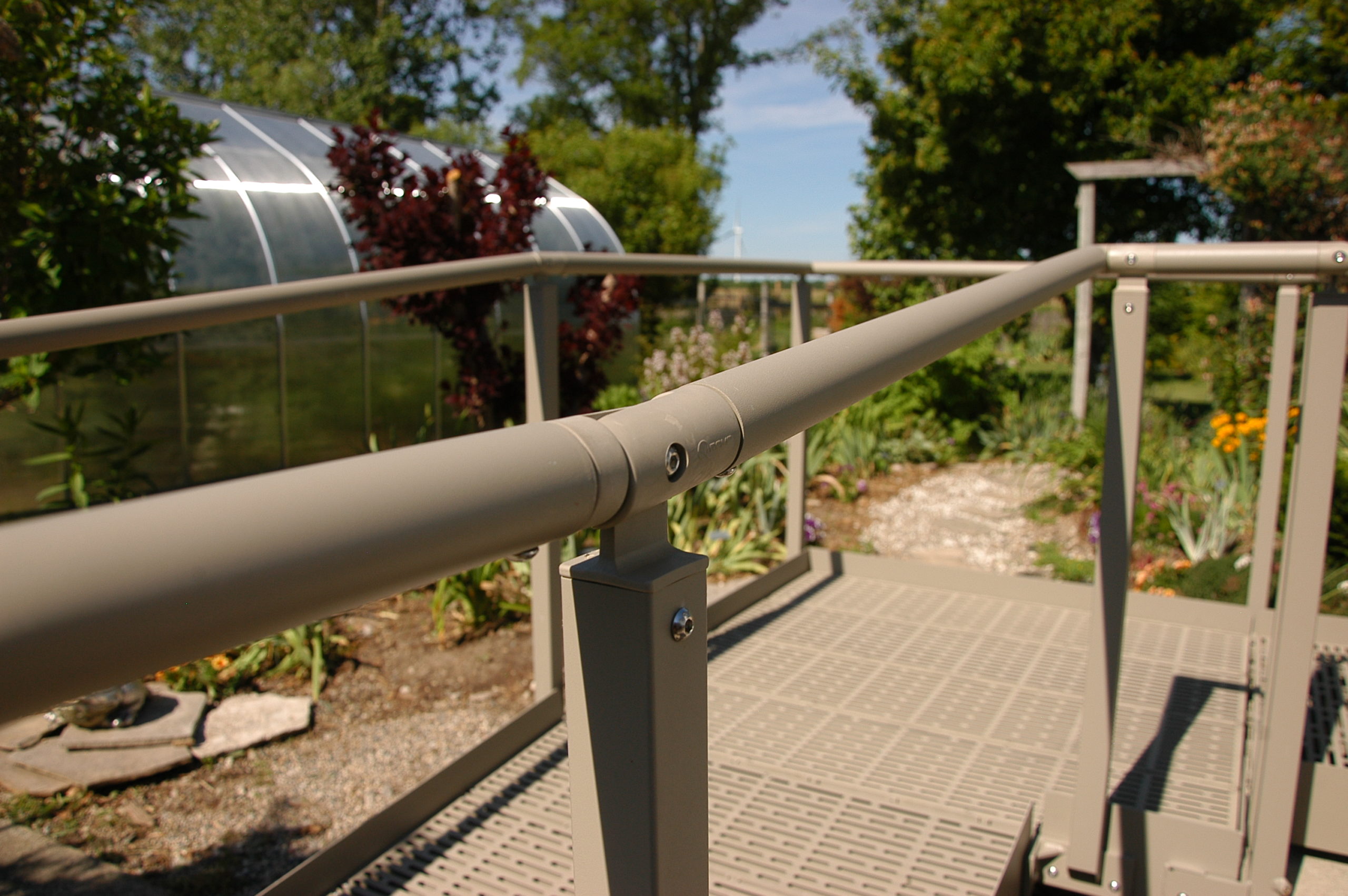 QRamp continuous handrails closeup